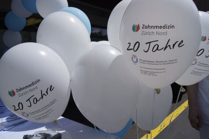 charitable donation cheque presentation to smiling gecko