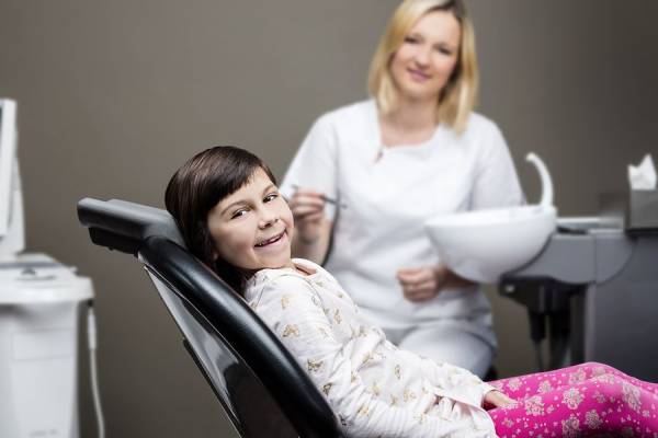 Kinderzahnärzte zur Lösung von Zahnproblemen in einer kinderfreundlichen Umgebung | Swiss Smile  