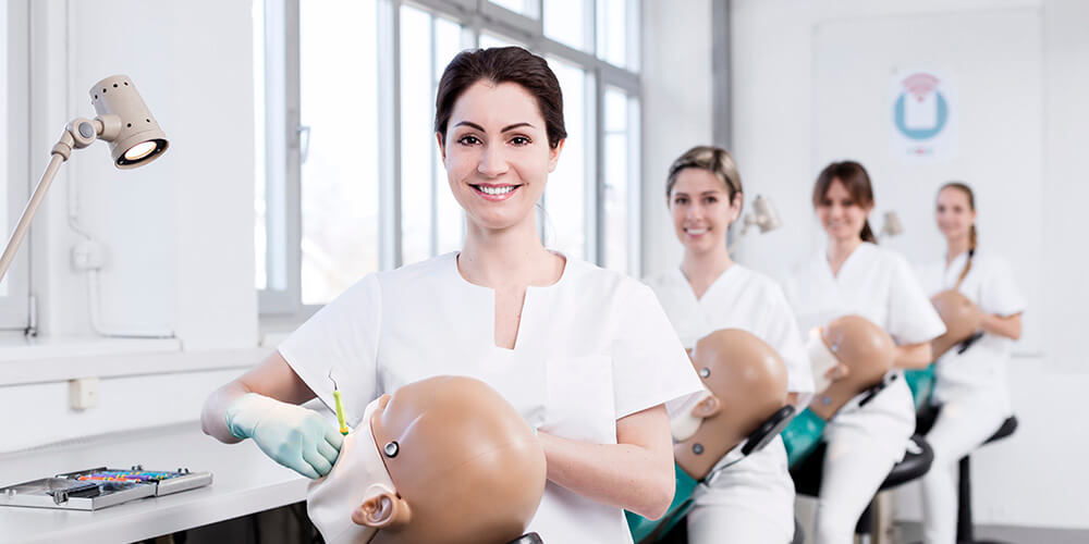 Learn dental hygiene from our experts | Swiss Smile 